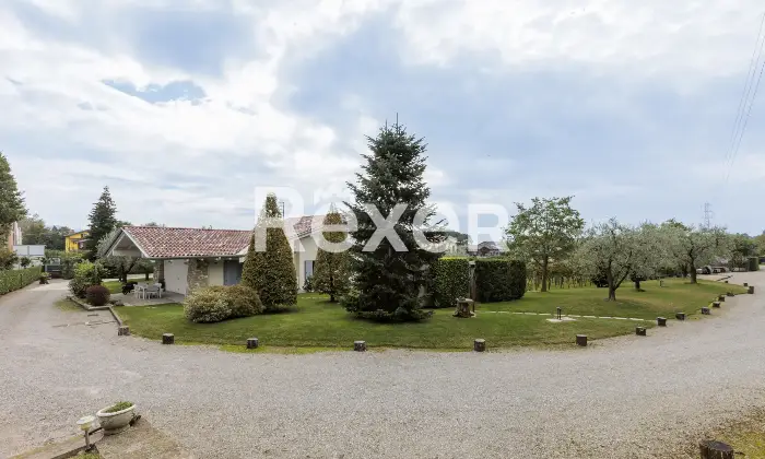 Rexer-Brembate-di-Sopra-Villa-indipendente-con-due-abitazioni-e-ampie-pertinenze-Altro