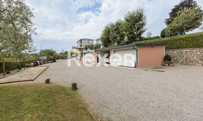 Rexer-Brembate-di-Sopra-Villa-indipendente-con-due-abitazioni-e-ampie-pertinenze-Altro