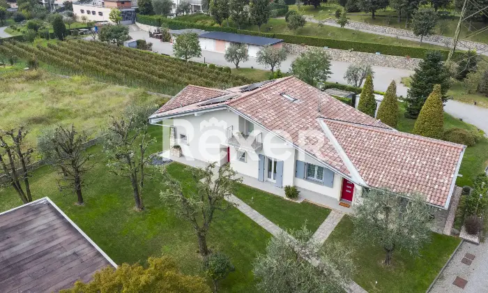 Rexer-Brembate-di-Sopra-Villa-indipendente-con-due-abitazioni-e-ampie-pertinenze-Altro