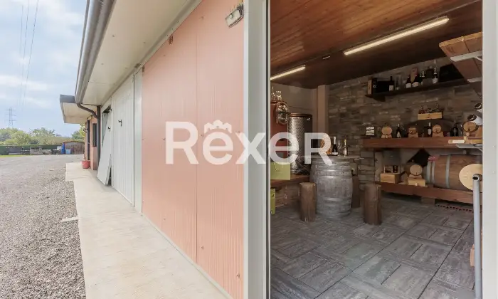 Rexer-Brembate-di-Sopra-Villa-indipendente-con-due-abitazioni-e-ampie-pertinenze-Altro