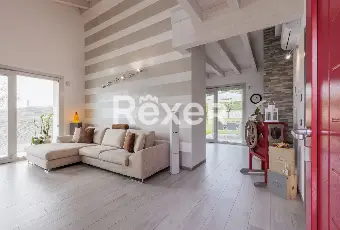 Rexer-Brembate-di-Sopra-Villa-indipendente-con-due-abitazioni-e-ampie-pertinenze-Altro