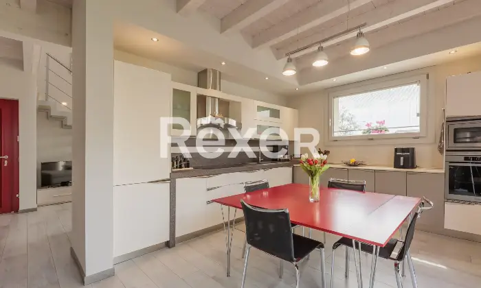 Rexer-Brembate-di-Sopra-Villa-indipendente-con-due-abitazioni-e-ampie-pertinenze-Altro