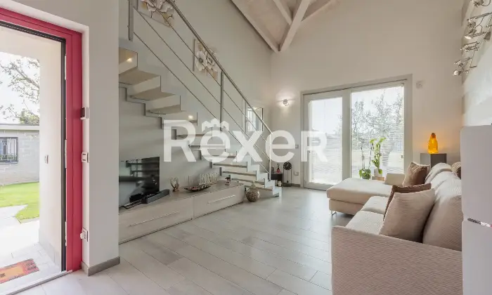 Rexer-Brembate-di-Sopra-Villa-indipendente-con-due-abitazioni-e-ampie-pertinenze-Altro