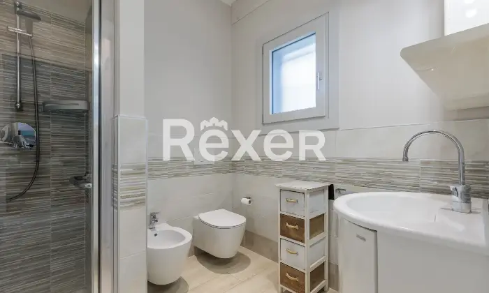 Rexer-Brembate-di-Sopra-Villa-indipendente-con-due-abitazioni-e-ampie-pertinenze-Altro