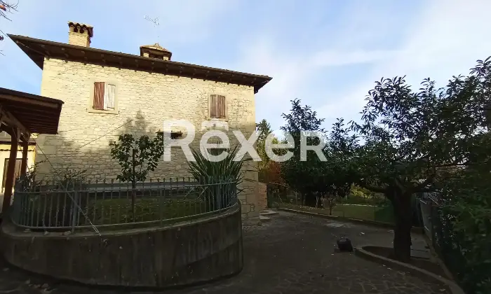 Rexer-Pavullo-nel-Frignano-Casa-indipendente-su-tre-piani-con-cortile-e-garage-a-Verica-Pavullo-nel-Frignano-Altro