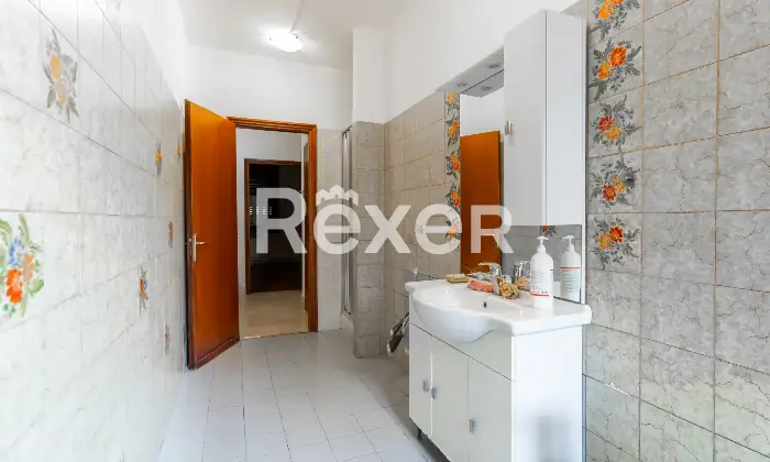 Rexer-Settimo-Milanese-Ampio-appartamento-di-Tre-locali-con-cucina-abitabile-Altro
