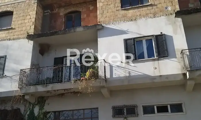 Rexer-Pennapiedimonte-Palazzina-su-tre-piani-con-appartamenti-balconi-e-riscaldamento-autonomo-a-metano-Altro