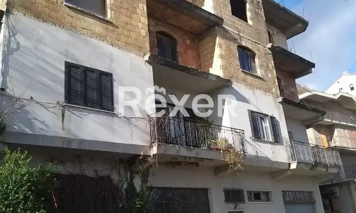 Rexer-Pennapiedimonte-Palazzina-su-tre-piani-con-appartamenti-balconi-e-riscaldamento-autonomo-a-metano-Altro