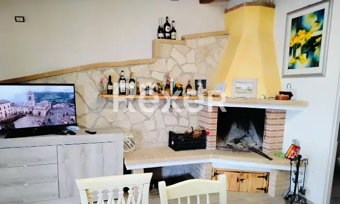 Rexer-Celano-Casa-in-vendita-nel-cuore-del-centro-storico-di-Celano-Salone