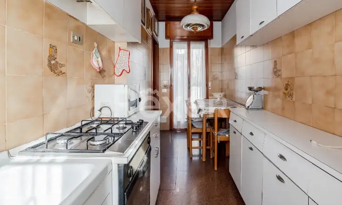 Rexer-Bologna-Trilocale-al-piano-primo-Altro