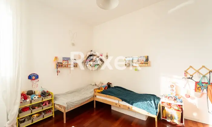 Rexer-Milano-Ultimo-piano-luminoso-con-balcone-e-box-Altro