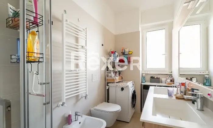 Rexer-Milano-Ultimo-piano-luminoso-con-balcone-e-box-la-tua-nuova-opportunit-in-citt-Altro