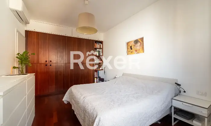 Rexer-Milano-Ultimo-piano-luminoso-con-balcone-e-box-la-tua-nuova-opportunit-in-citt-Altro