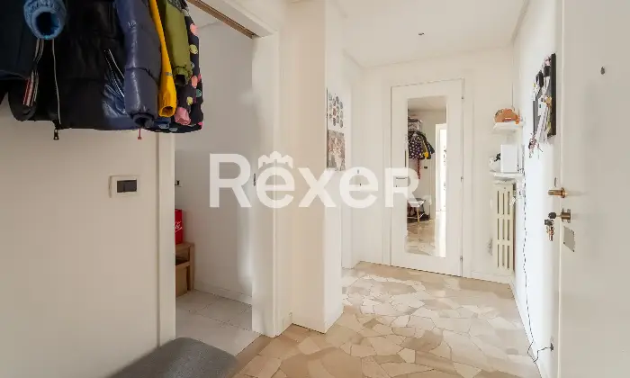 Rexer-Milano-Ultimo-piano-luminoso-con-balcone-e-box-la-tua-nuova-opportunit-in-citt-Altro