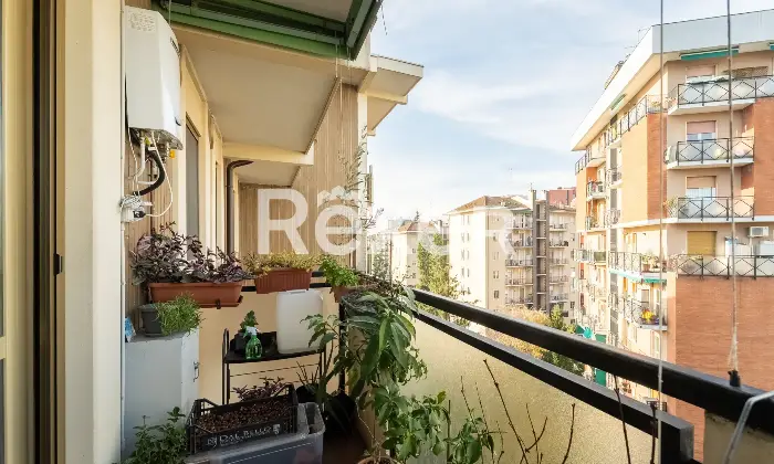 Rexer-Milano-Ultimo-piano-luminoso-con-balcone-e-box-la-tua-nuova-opportunit-in-citt-Altro