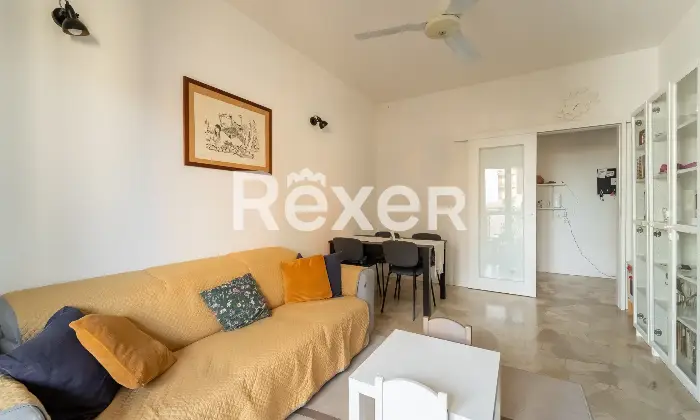 Rexer-Milano-Ultimo-piano-luminoso-con-balcone-e-box-Altro