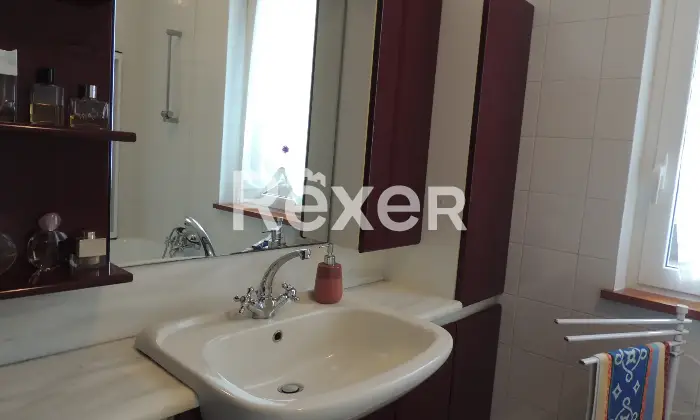Rexer-Terni-Villetta-a-schiera-zona-residenziale-ottimo-stato-Bagno