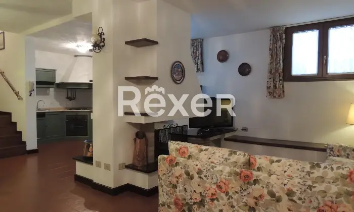 Rexer-Terni-Villetta-a-schiera-zona-residenziale-ottimo-stato-Taverna