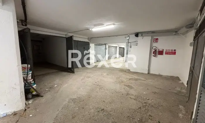 Rexer-Savona-Box-auto-a-pochi-passi-dal-mare-Altro