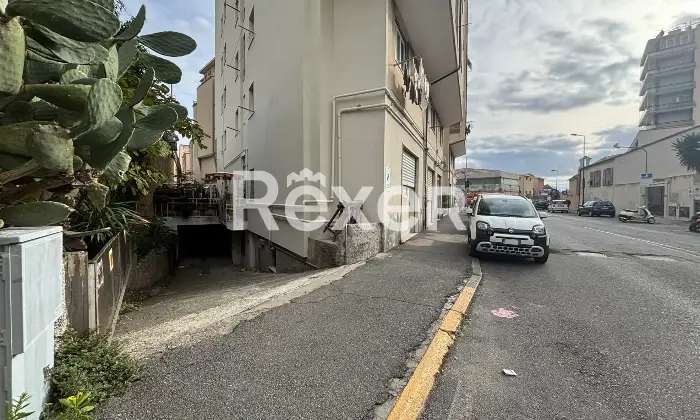 Rexer-Savona-Box-auto-a-pochi-passi-dal-mare-Altro