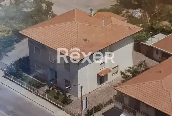 Rexer-Pieve-A-Nievole-Complesso-residenziale-con-due-unit-indipendenti-giardino-box-e-pertinenze-m-totali-Altro