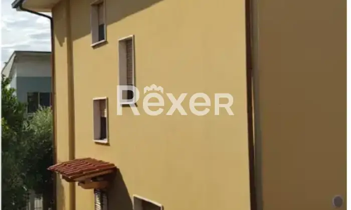 Rexer-Pieve-A-Nievole-Complesso-residenziale-con-due-unit-indipendenti-giardino-box-e-pertinenze-m-totali-Altro
