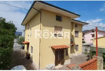 Rexer-Pieve-A-Nievole-Complesso-residenziale-con-due-unit-indipendenti-giardino-box-e-pertinenze-m-totali-Altro