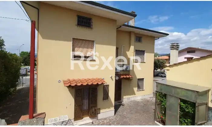 Rexer-Pieve-A-Nievole-Complesso-residenziale-con-due-unit-indipendenti-giardino-box-e-pertinenze-m-totali-Altro