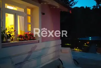 Rexer-Cantagallo-Elegante-appartamento-di-mq-in-casa-colonica-ristrutturata-con-giardino-di-mq-Altro