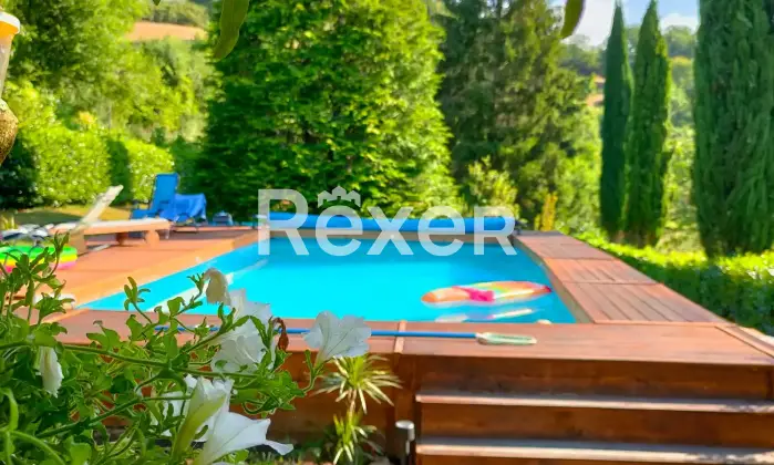 Rexer-Cantagallo-Elegante-appartamento-di-mq-in-casa-colonica-ristrutturata-con-giardino-di-mq-Altro