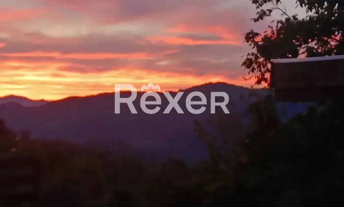 Rexer-Cantagallo-Elegante-appartamento-di-mq-in-casa-colonica-ristrutturata-con-giardino-di-mq-Altro