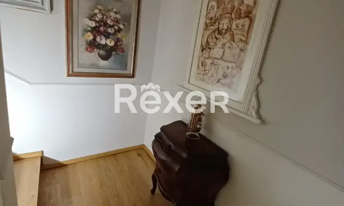 Rexer-Cantagallo-Elegante-appartamento-di-mq-in-casa-colonica-ristrutturata-con-giardino-di-mq-Altro