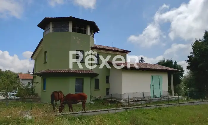 Rexer-Montecopiolo-Villa-indipendente-di-ampia-metratura-con-giardino-privato-Altro
