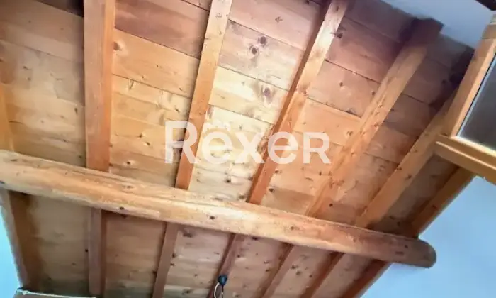 Rexer-Vinci-Casa-rustica-su-due-livelli-con-tetto-rifatto-e-progetto-approvato-Altro