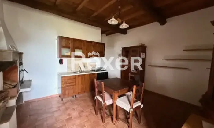 Rexer-Vinci-Casa-rustica-immersa-nel-bosco-su-due-livelli-Altro