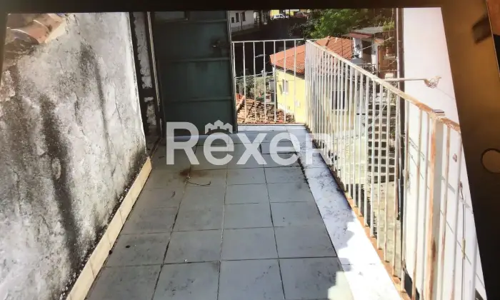 Rexer-Roccanova-Casa-indipendente-su-tre-livelli-con-balcone-e-sottotetto-m-da-ristrutturare-Altro