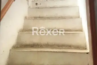 Rexer-Roccanova-Casa-indipendente-su-tre-livelli-con-balcone-e-sottotetto-m-da-ristrutturare-Altro