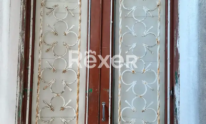 Rexer-Roccanova-Casa-indipendente-su-tre-livelli-con-balcone-e-sottotetto-m-da-ristrutturare-Altro