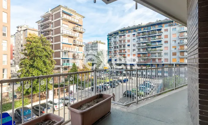 Rexer-Milano-CINQUE-LOCALI-CON-TRIPLA-ESPOSIZIONE-Altro