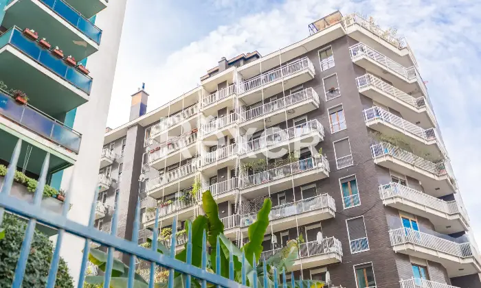 Rexer-Milano-CINQUE-LOCALI-CON-TRIPLA-ESPOSIZIONE-Altro