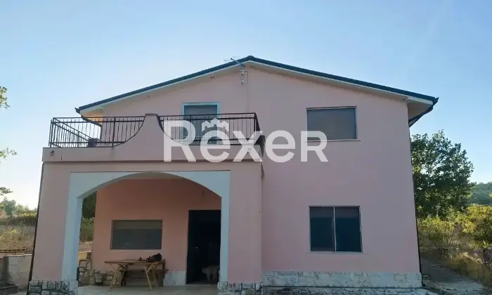 Rexer-Macchia-Valfortore-Vendersi-Villa-Singola-Macchia-Valfortore-CB-Altro