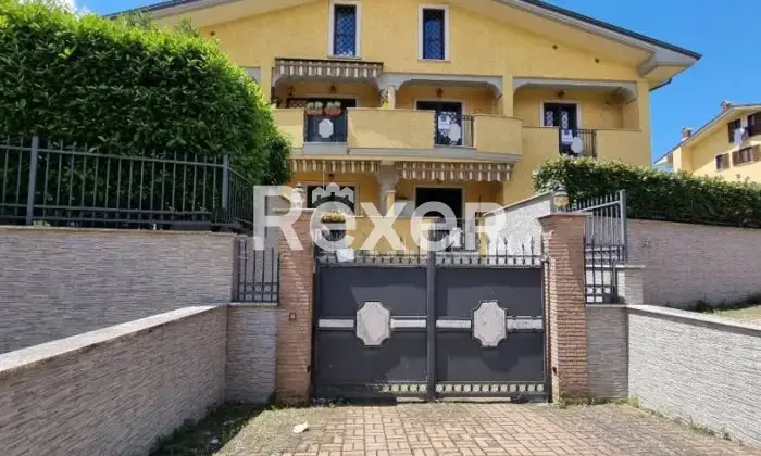 Rexer-Palestrina-Trilocale-moderno-con-terrazzi-posto-auto-e-cantina-Via-Santa-Maria-Palestrina-Altro