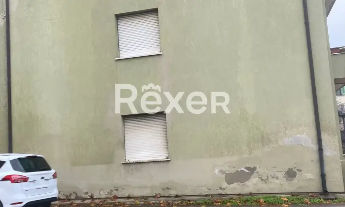 Rexer-Trecenta-Appartamento-al-terzo-piano-con-box-cantina-e-doppi-balconi-m-arredato-Altro