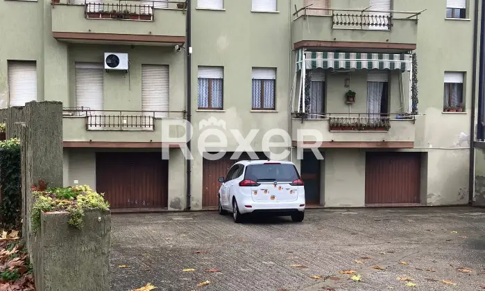 Rexer-Trecenta-Appartamento-al-terzo-piano-con-box-cantina-e-doppi-balconi-m-arredato-Altro