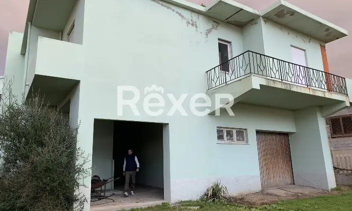 Rexer-Badesi-Villa-indipendente-al-centro-di-Badesi-Facciata