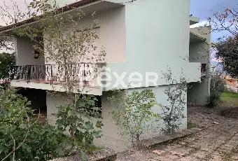 Rexer-Badesi-Villa-indipendente-al-centro-di-Badesi-Facciata