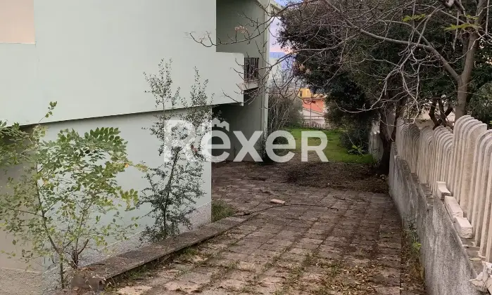 Rexer-Badesi-Villa-indipendente-al-centro-di-Badesi-Cortile