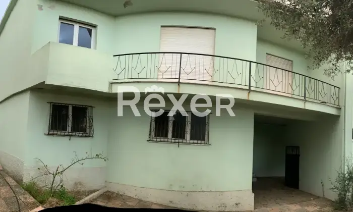 Rexer-Badesi-Villa-indipendente-al-centro-di-Badesi-Facciata