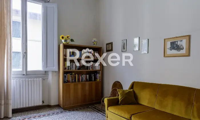 Rexer-Firenze-Puccini-pressi-in-strada-tranquilla-ampio-quadrivani-con-balcone-Altro