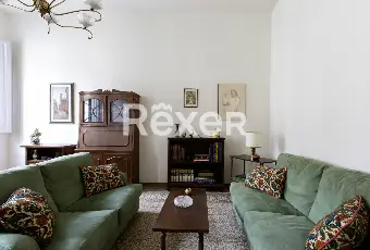 Rexer-Firenze-Puccini-pressi-in-strada-tranquilla-ampio-quadrivani-con-balcone-Altro